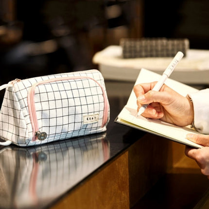 Angoo Large Capacity Pencil Case Cute Canvas Stationery Bag, Black White In The Palm, Daisy