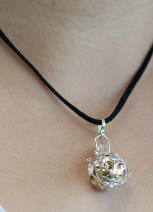 Silver Angel Bell - Night-time - 18mm