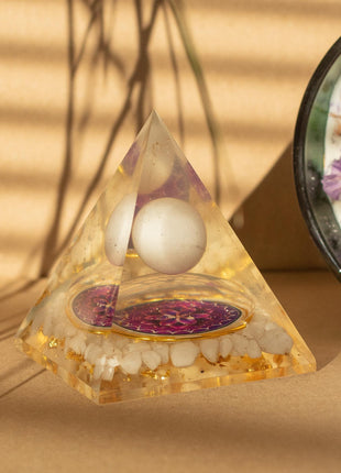 Med Organite Pryamids 7x6cm - Floating Quatz Sphere - Quatz Chunks