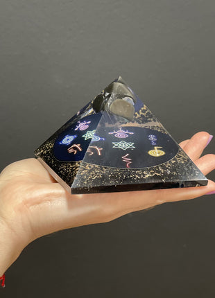 Orgonite Pyramid - Midnight Reiki - 90mm