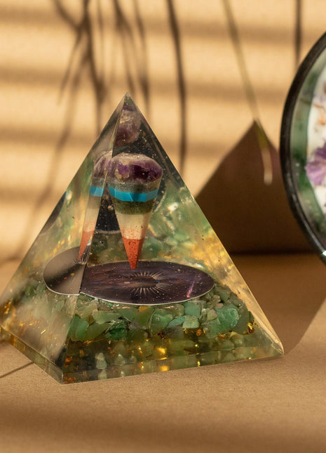 Med Organite Pryamids 7x6cm - Pendulum - Green Adventurine Chips