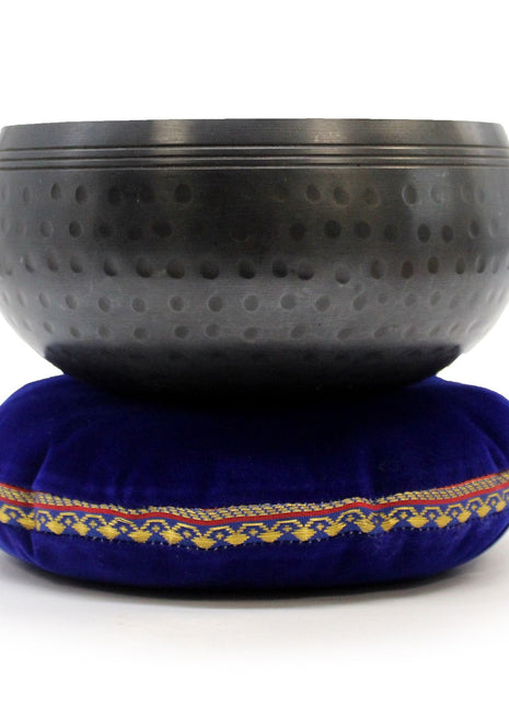 Med Black Beaten Bowl - 15cm